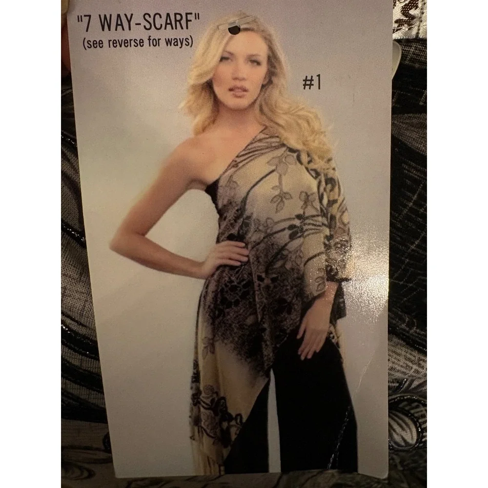 Kokomo NWT 7 Way Gray‎ Black Floral Metallic Fringe Poncho Shawl - One Size